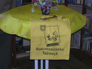 2006-04-29-Eroeffnung-Buecherei-24