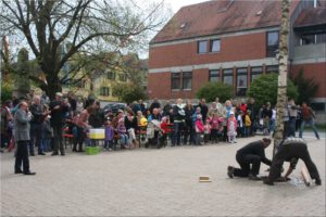 2013-05-01_Am_Maibaum 079