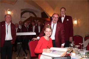 2013-05-03_MGV_und_Weinkoenigin