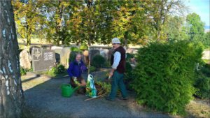 2016-10-15 09.43.34 Evang Friedhof gepflegt