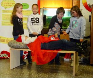 2018-12-14 19.41.35 Adventsfenster in der Schule