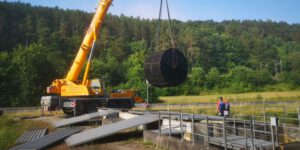 2022-06-30 08.26.43 Austausch defekter Tauchkoerper in der Klaeranlage