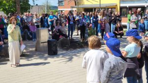 2025-05-09 14.08.16 Einweihung Pausenhof in der Grundschule