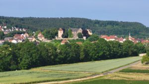 2025-06-21 08.44.21 Schloss im Sommer