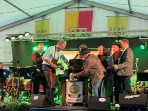 2025-09-27 19.00.04 Kirchweih Bieranstich 2025-09-27 19.00.04 Kirchweih Bieranstich