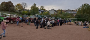 2025-10-19 Erntedank-Gottesdienst mit Traktoren 2 2025-10-19 Erntedank-Gottesdienst mit Traktoren 2